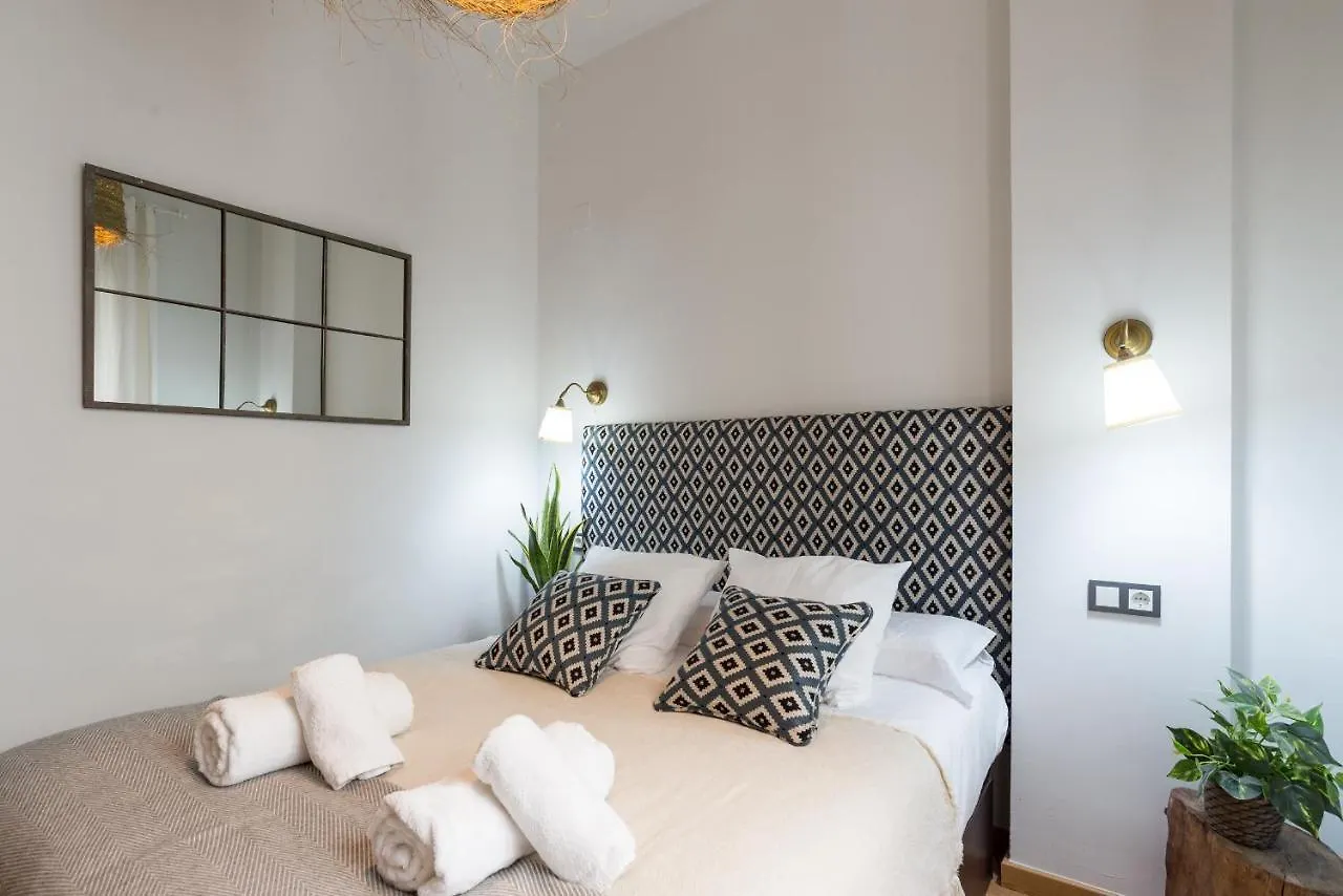 Cozy Apartament In The Heart Of Malaga With Pool Lägenhet