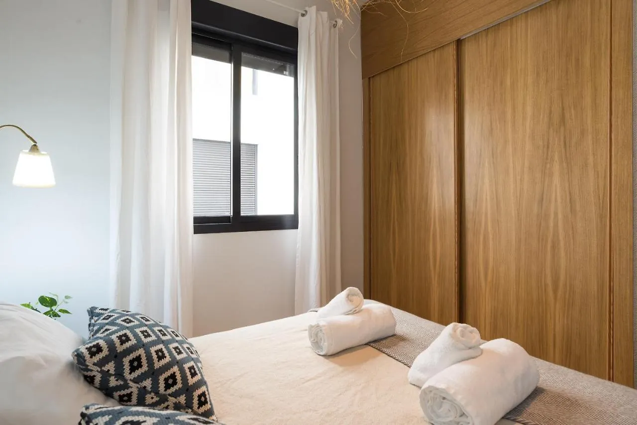 Cozy Apartament In The Heart Of Malaga With Pool
