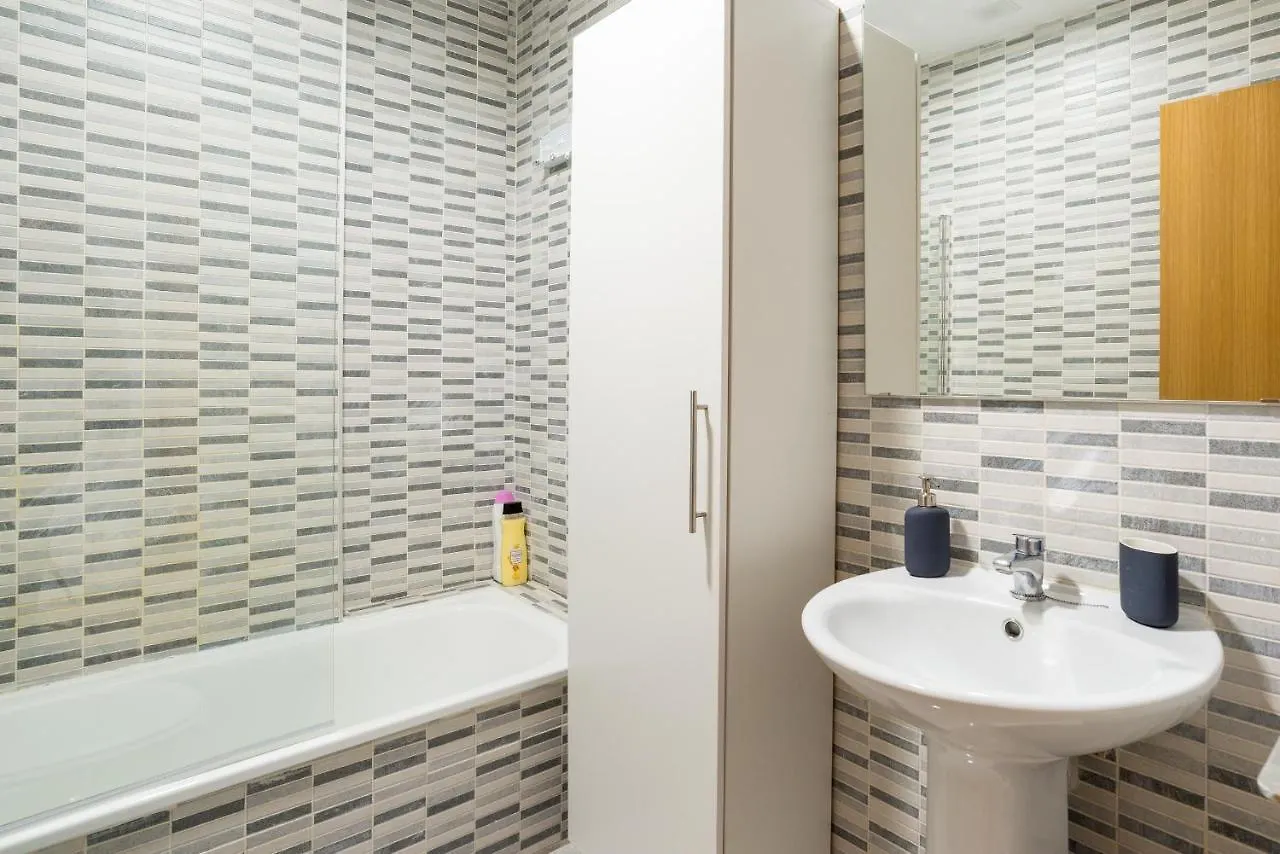 Cozy Apartament In The Heart Of Malaga With Pool